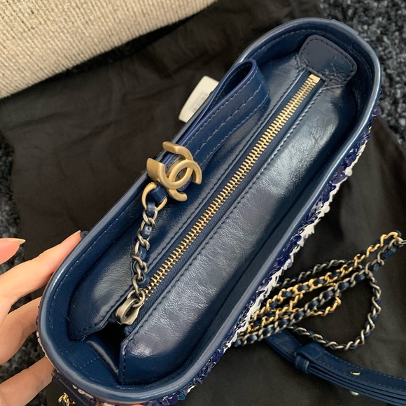 Chanel Gabrielle sequins small hobo shoulder bag - Picture 3 of 8